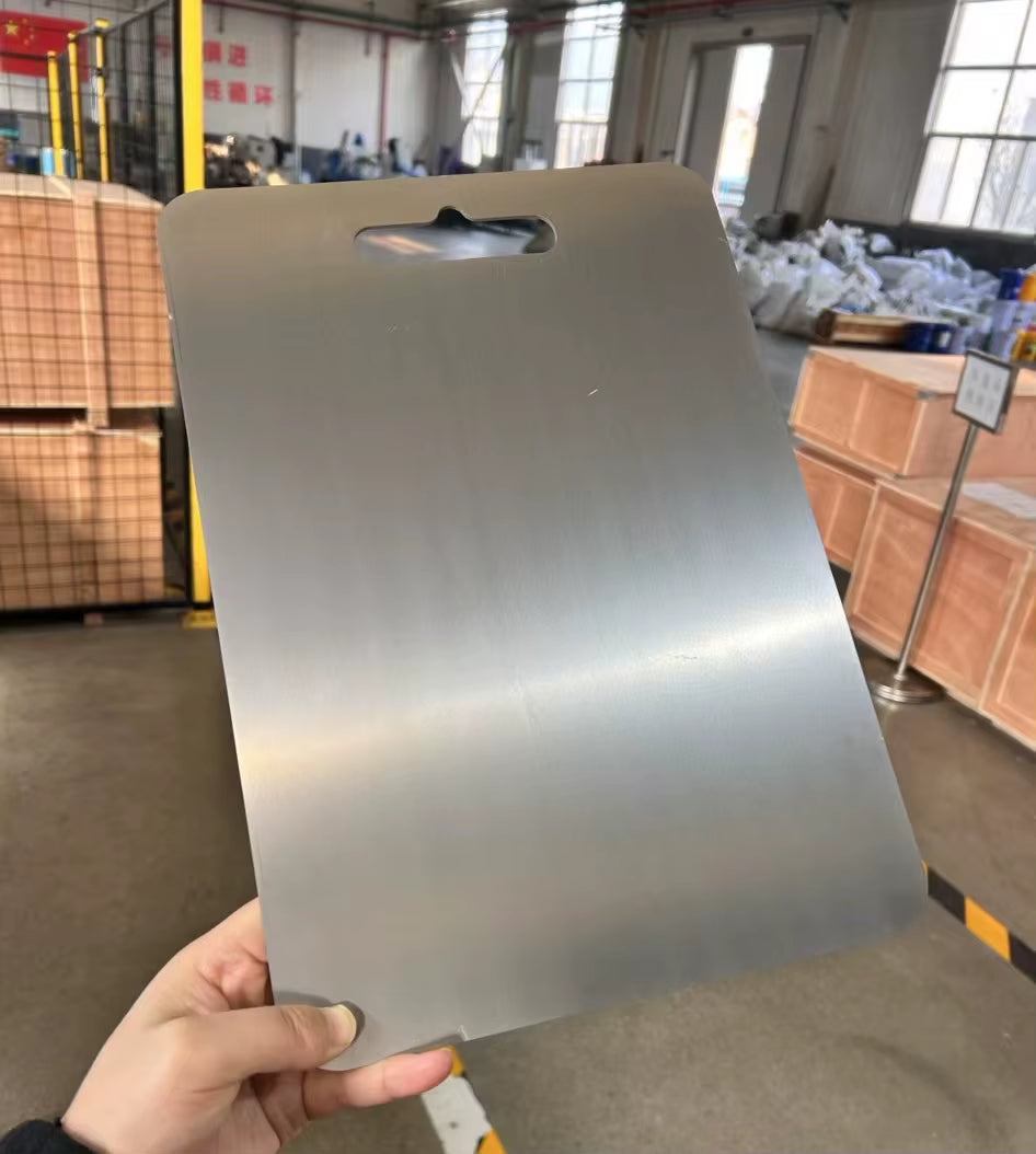 Customized Gr2 Titanium Cutting Board in 1Mm 1.5Mm 2Mm 3Mm Thickness Hot Rolled Technique Welded Process